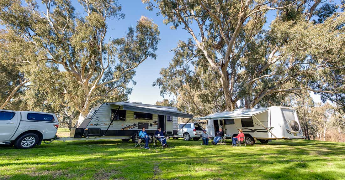 Caravans camping at Oura Beach Reserve near Wagga Wagga